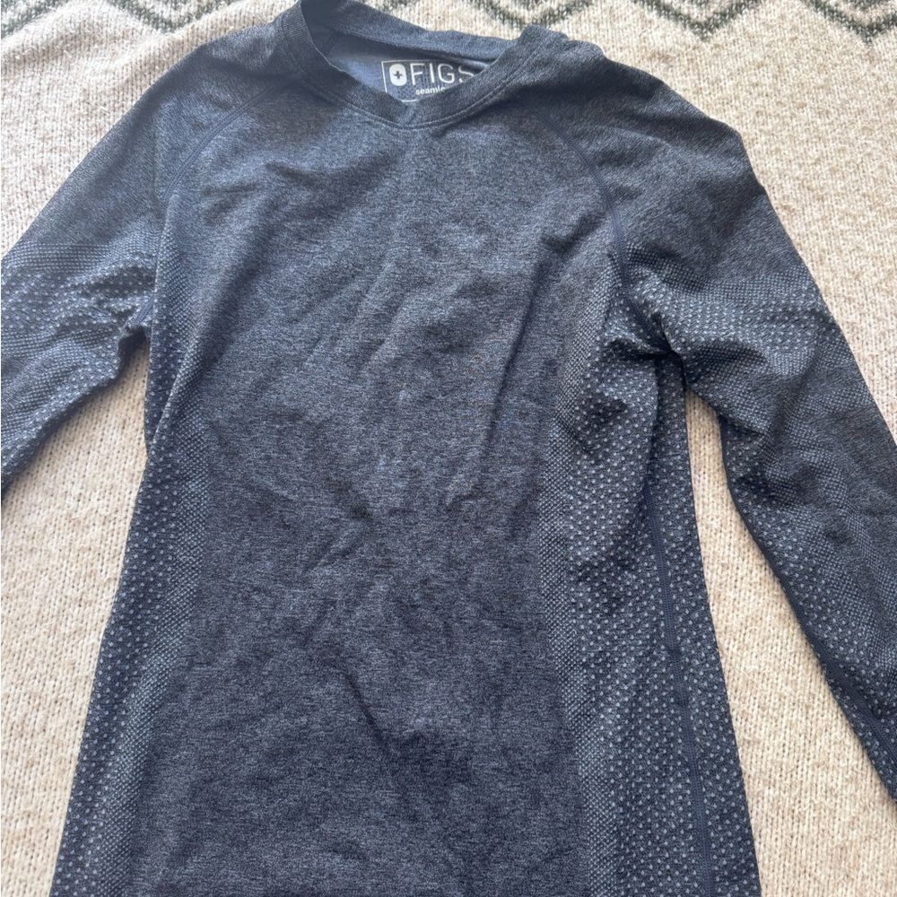 FIGS Salta seamless long sleeve underscrub